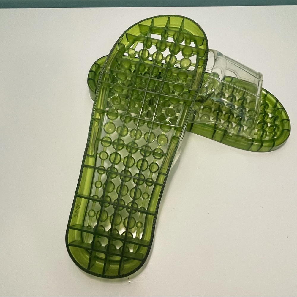 Plastic Shower Slides - Picture 3 of 4